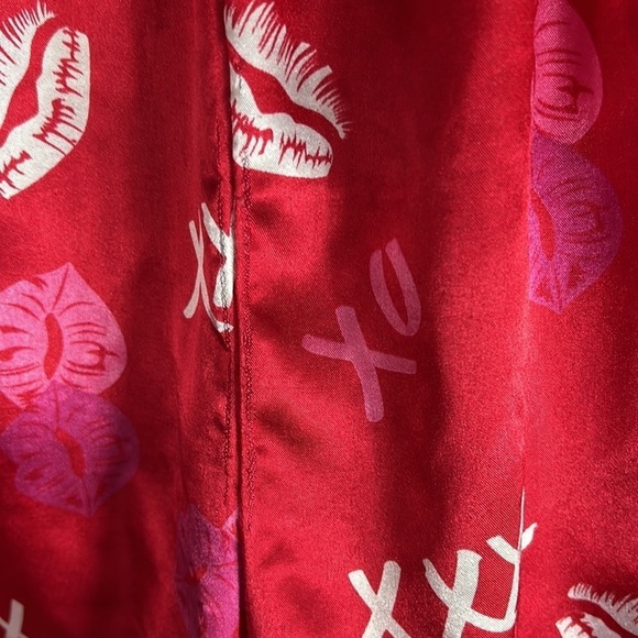 A’milano VINTAGE Satin Pj’s Red with Kisses and X&O’s Size Medium - Picture 7 of 14
